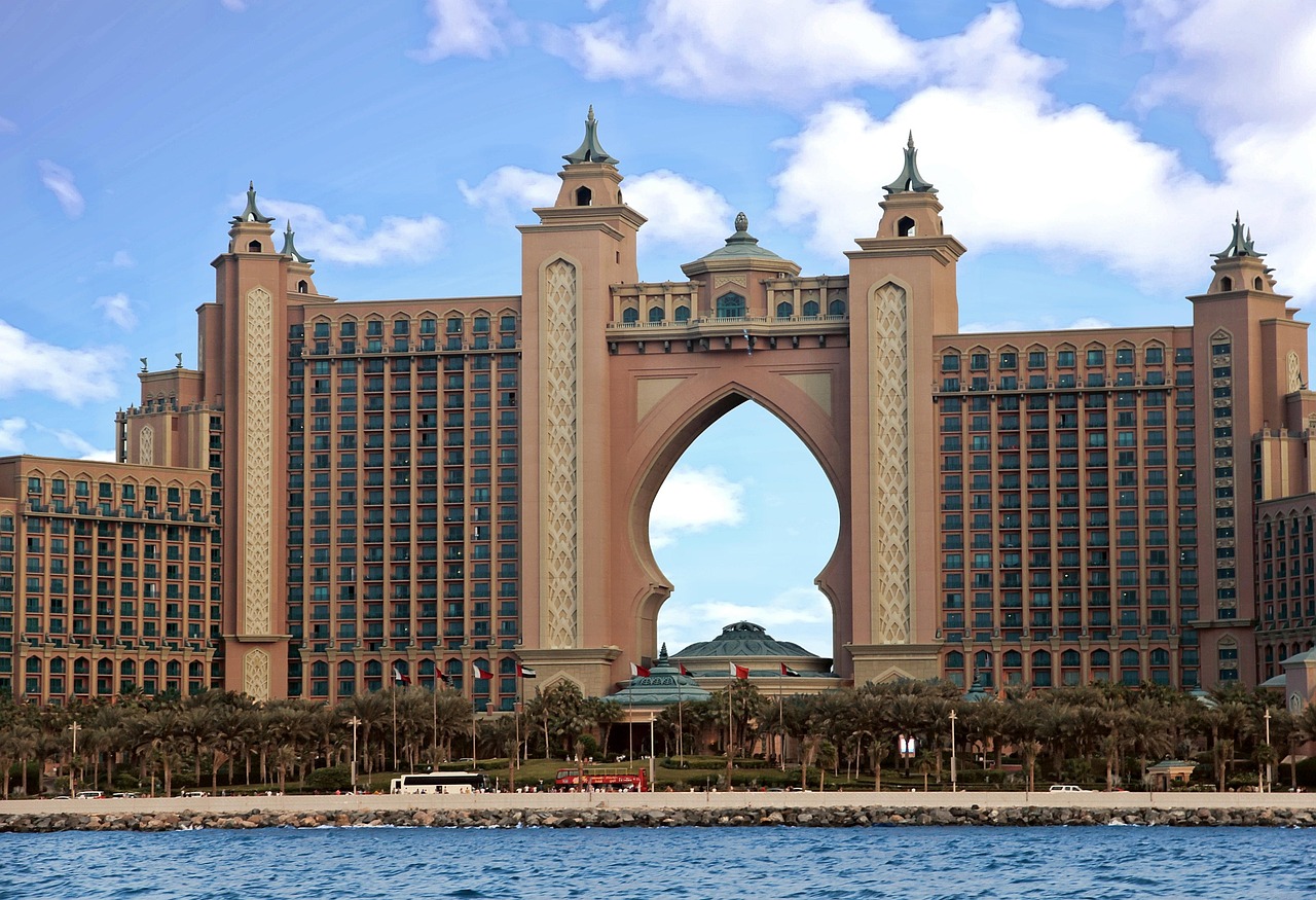Luxury property listing service in Dubai - Infinity Living helping homeowners sell or rent their properties